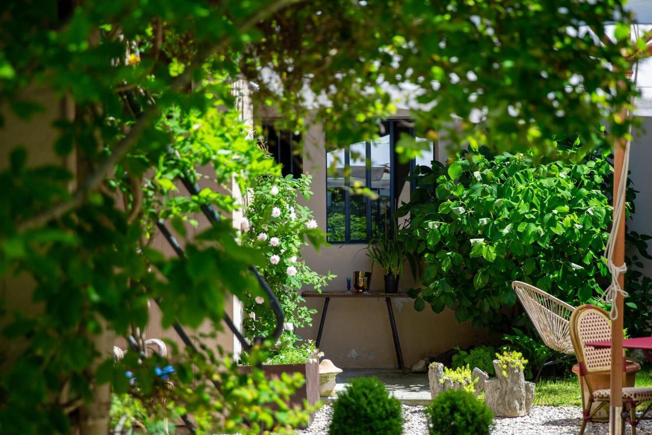 Cote Jardin, Chambres D'Hotes B&B Le Pont-de-Beauvoisin Exterior foto